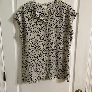Liz Claiborne short sleeve button down animal print blouse. XL